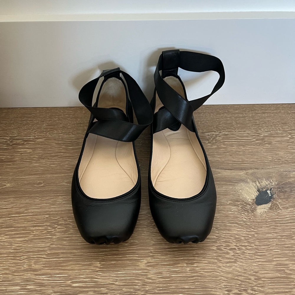 Gently used Chloe Ballet Slipper flats. Black leather size 37 (7 US)